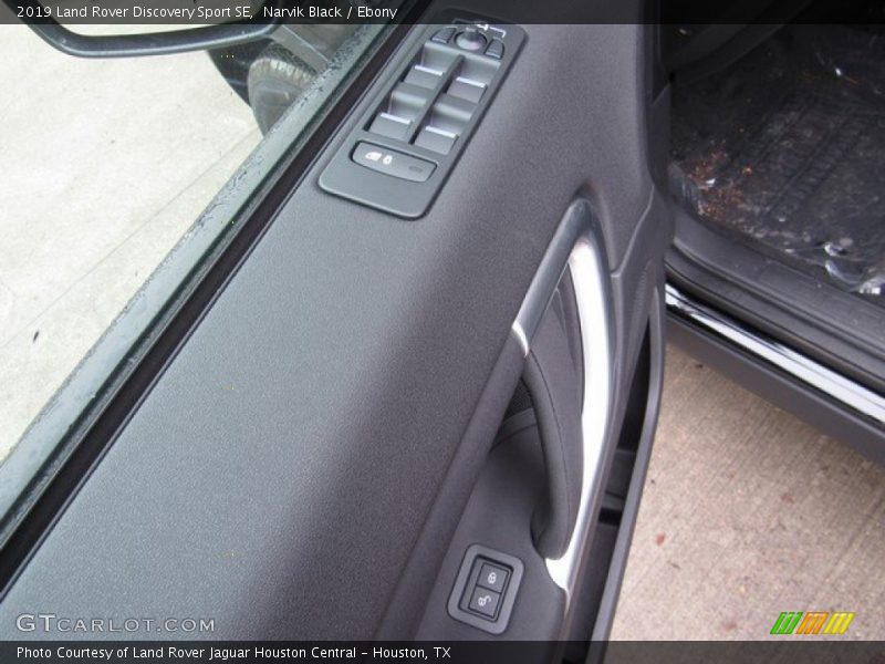 Narvik Black / Ebony 2019 Land Rover Discovery Sport SE