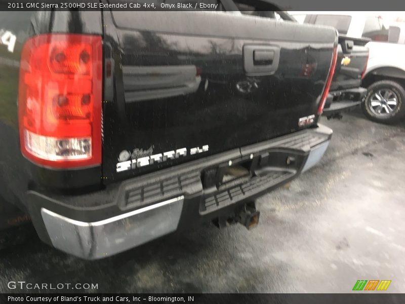 Onyx Black / Ebony 2011 GMC Sierra 2500HD SLE Extended Cab 4x4