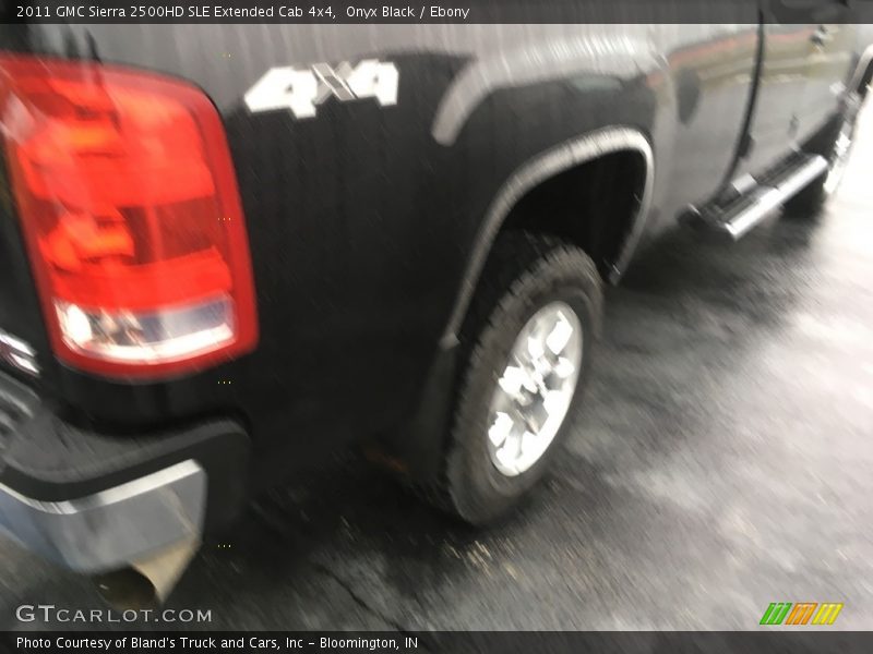 Onyx Black / Ebony 2011 GMC Sierra 2500HD SLE Extended Cab 4x4