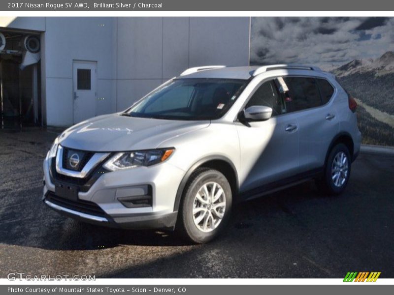 Brilliant Silver / Charcoal 2017 Nissan Rogue SV AWD