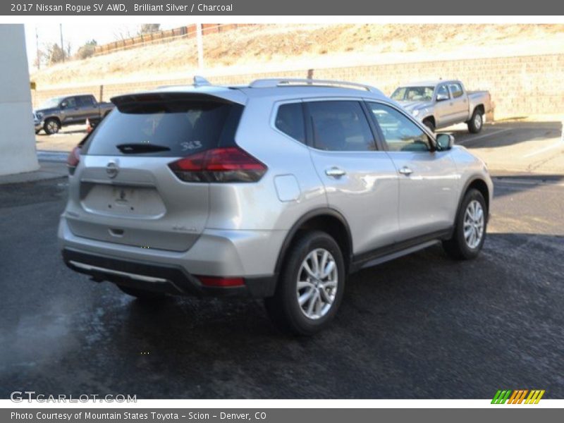 Brilliant Silver / Charcoal 2017 Nissan Rogue SV AWD