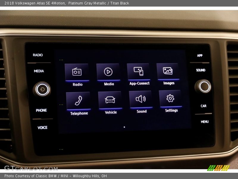 Platinum Gray Metallic / Titan Black 2018 Volkswagen Atlas SE 4Motion