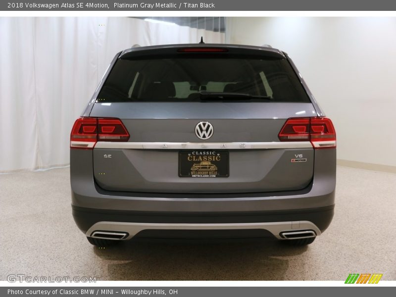 Platinum Gray Metallic / Titan Black 2018 Volkswagen Atlas SE 4Motion