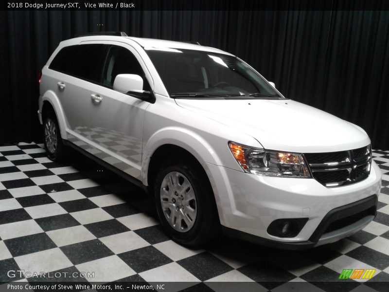 Vice White / Black 2018 Dodge Journey SXT