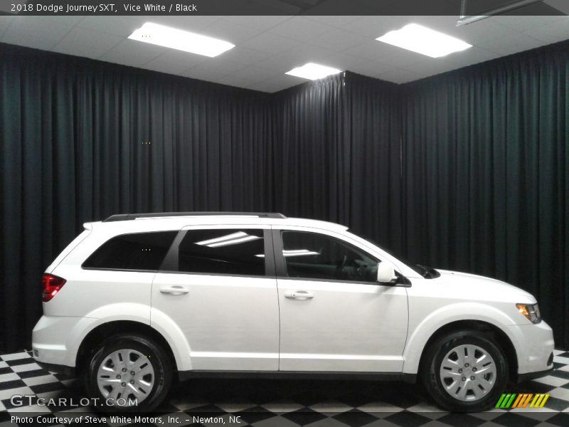 Vice White / Black 2018 Dodge Journey SXT