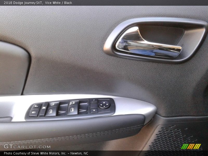 Vice White / Black 2018 Dodge Journey SXT