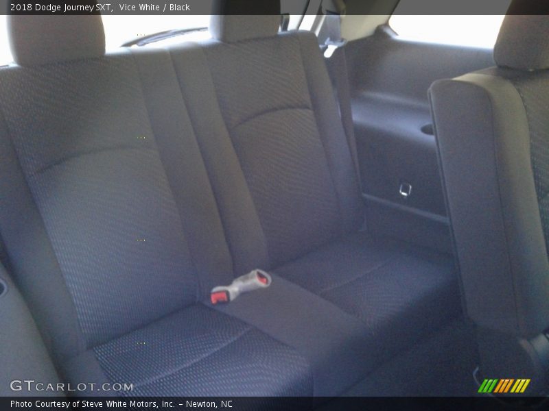 Vice White / Black 2018 Dodge Journey SXT
