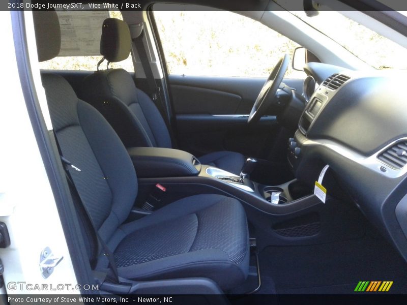 Vice White / Black 2018 Dodge Journey SXT