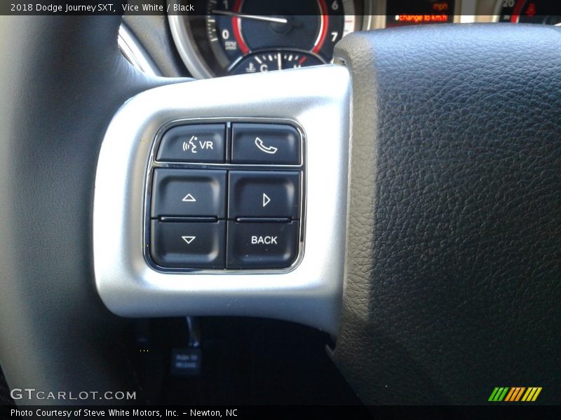Vice White / Black 2018 Dodge Journey SXT
