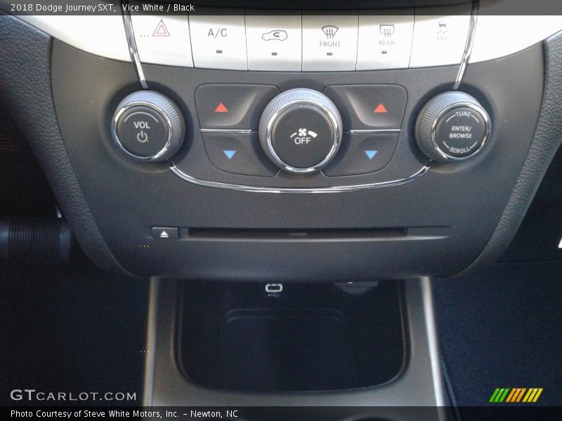 Vice White / Black 2018 Dodge Journey SXT