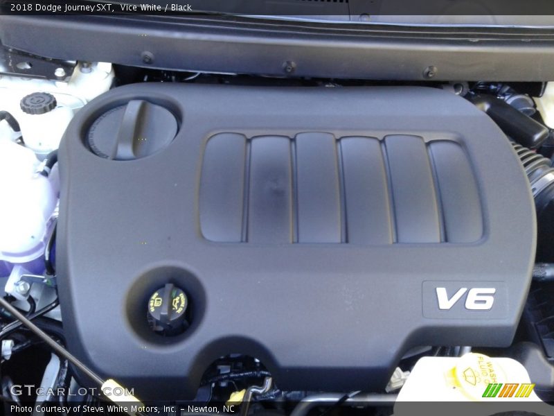 Vice White / Black 2018 Dodge Journey SXT