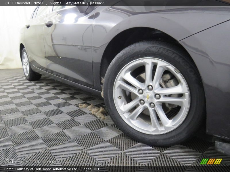 Nightfall Gray Metallic / Jet Black 2017 Chevrolet Cruze LT