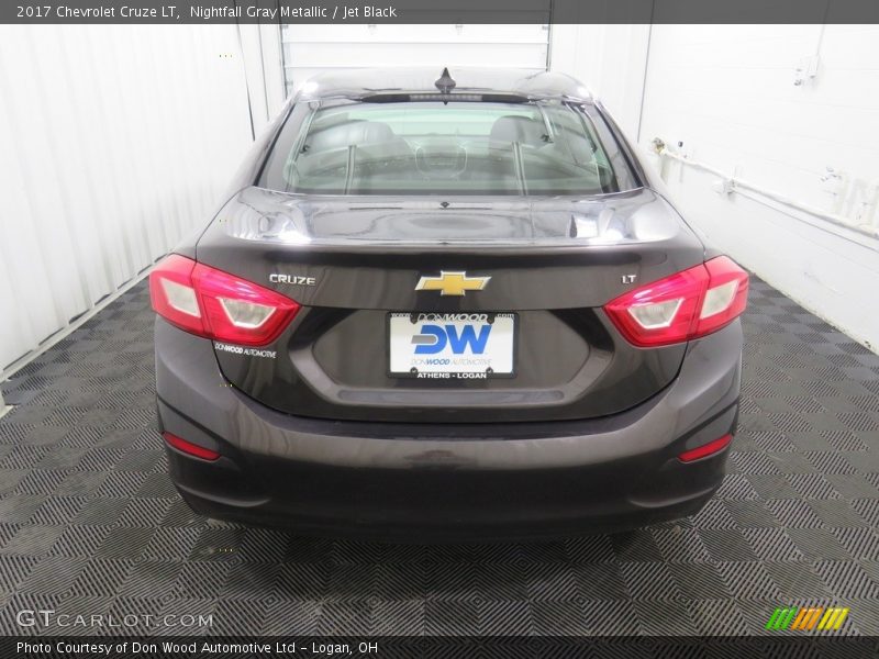 Nightfall Gray Metallic / Jet Black 2017 Chevrolet Cruze LT