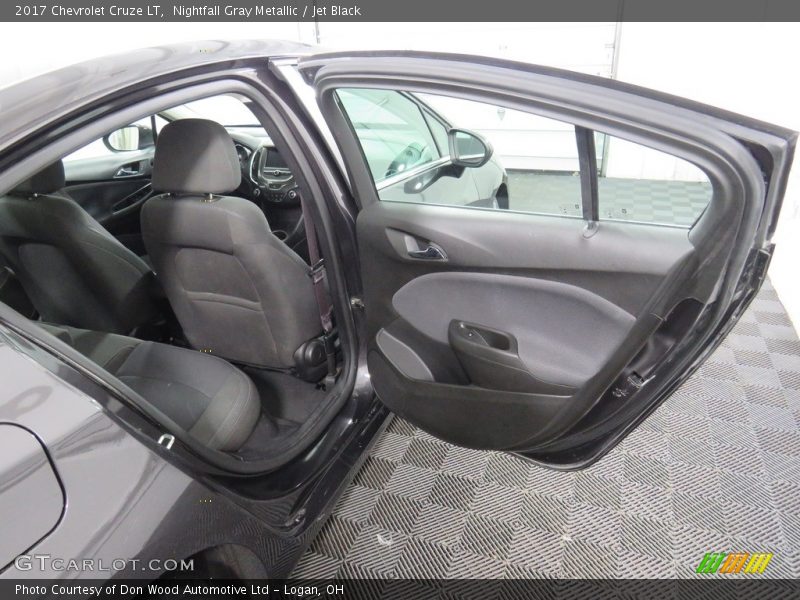 Nightfall Gray Metallic / Jet Black 2017 Chevrolet Cruze LT