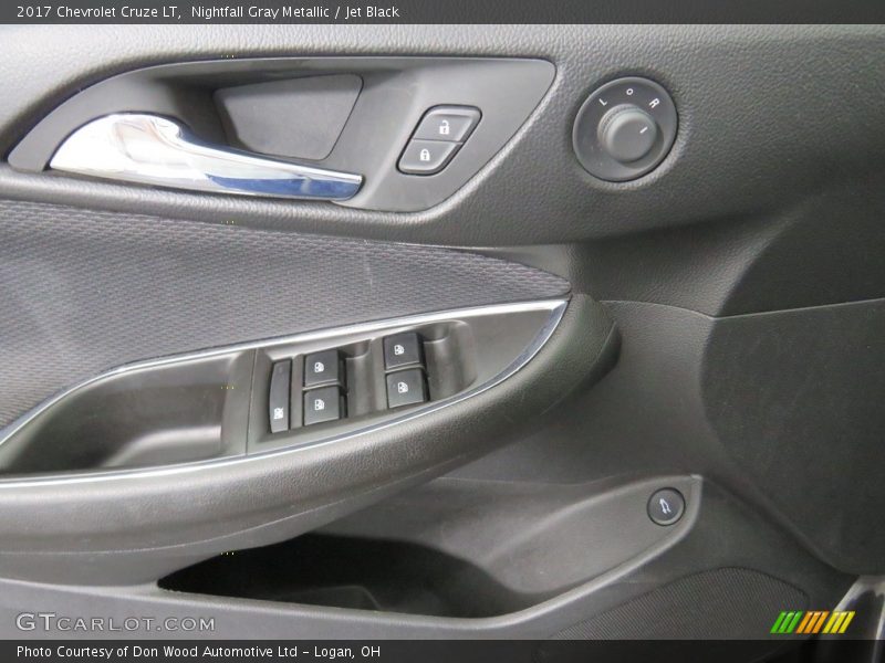 Nightfall Gray Metallic / Jet Black 2017 Chevrolet Cruze LT
