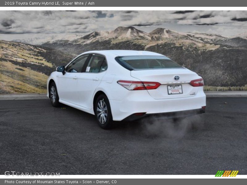 Super White / Ash 2019 Toyota Camry Hybrid LE