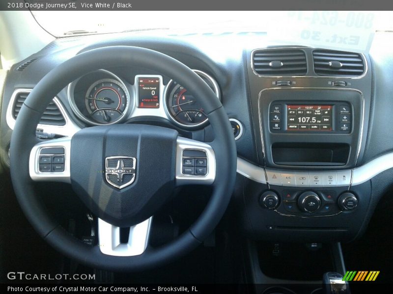 Vice White / Black 2018 Dodge Journey SE