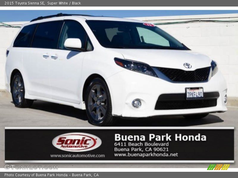 Super White / Black 2015 Toyota Sienna SE