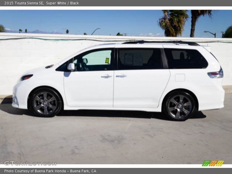 Super White / Black 2015 Toyota Sienna SE