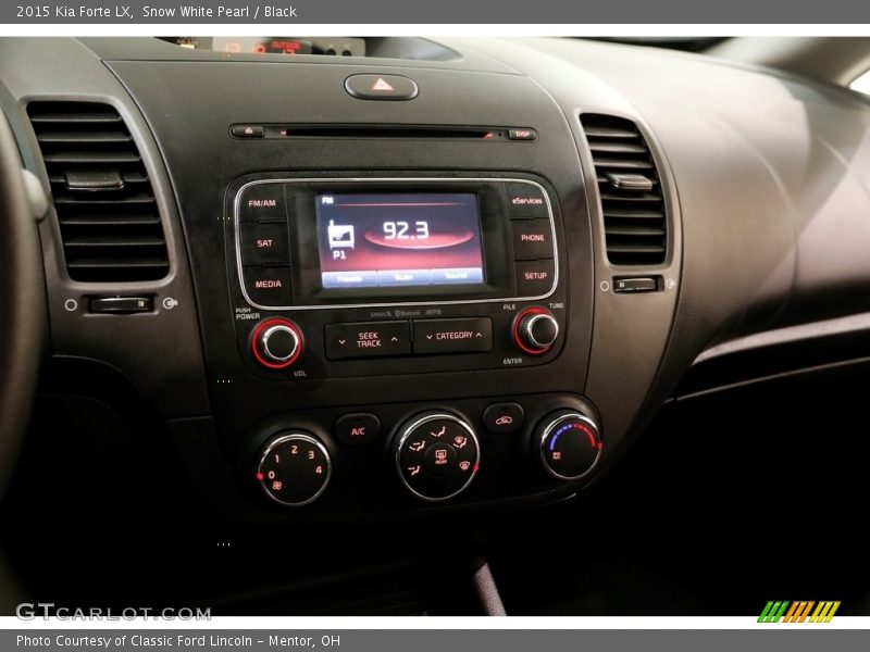 Snow White Pearl / Black 2015 Kia Forte LX