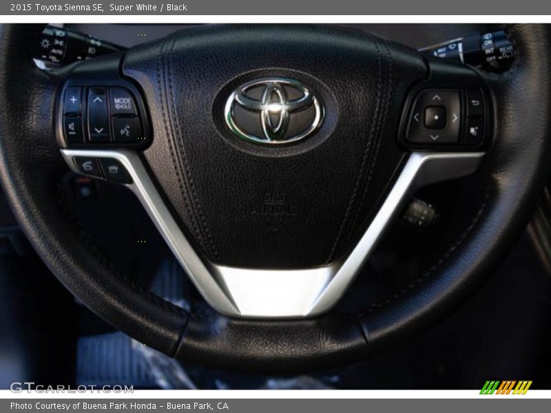Super White / Black 2015 Toyota Sienna SE