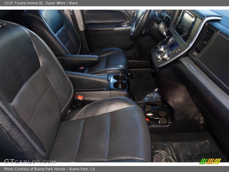 Super White / Black 2015 Toyota Sienna SE