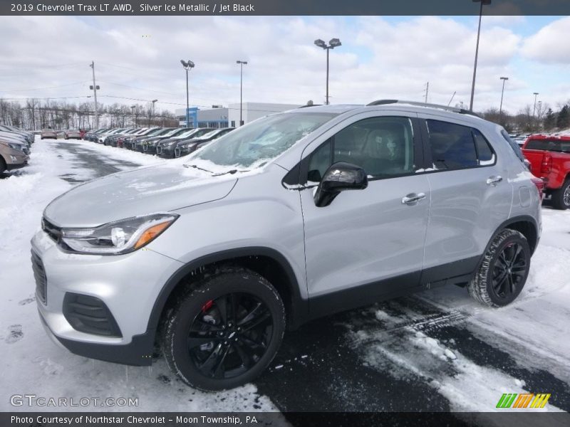 Silver Ice Metallic / Jet Black 2019 Chevrolet Trax LT AWD