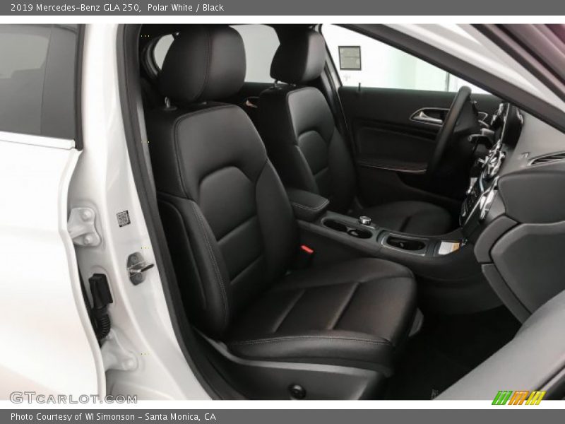 Polar White / Black 2019 Mercedes-Benz GLA 250