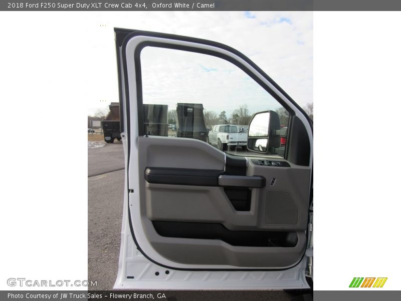 Oxford White / Camel 2018 Ford F250 Super Duty XLT Crew Cab 4x4