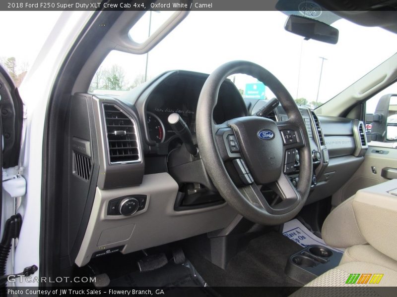 Oxford White / Camel 2018 Ford F250 Super Duty XLT Crew Cab 4x4
