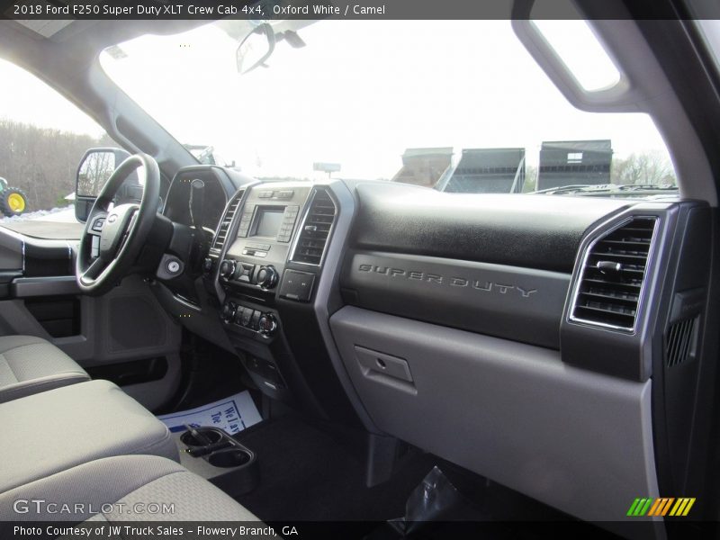 Oxford White / Camel 2018 Ford F250 Super Duty XLT Crew Cab 4x4