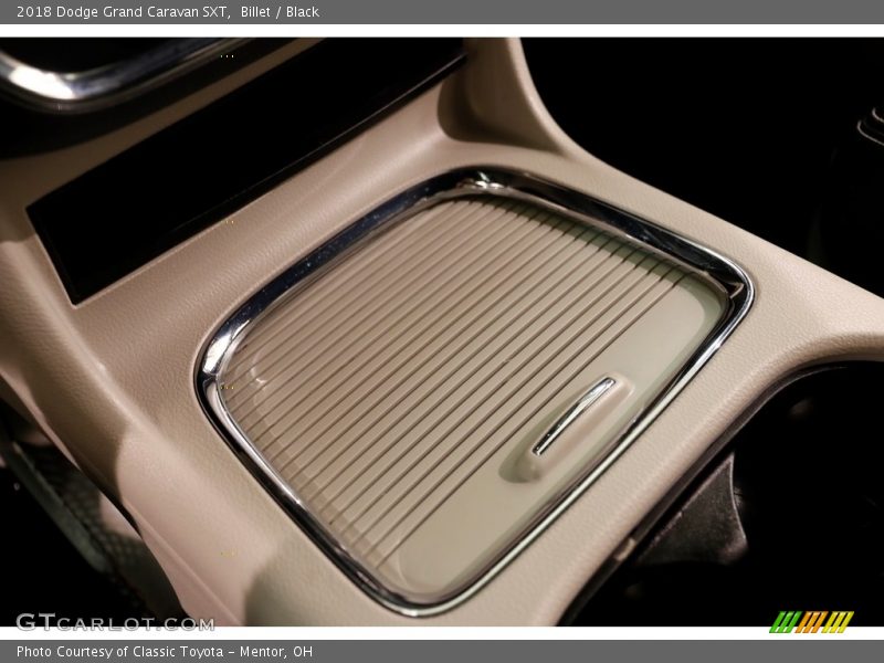 Billet / Black 2018 Dodge Grand Caravan SXT