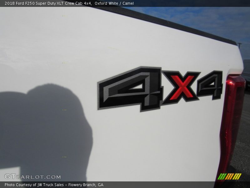 Oxford White / Camel 2018 Ford F250 Super Duty XLT Crew Cab 4x4