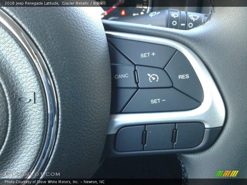 Glacier Metallic / Black 2018 Jeep Renegade Latitude