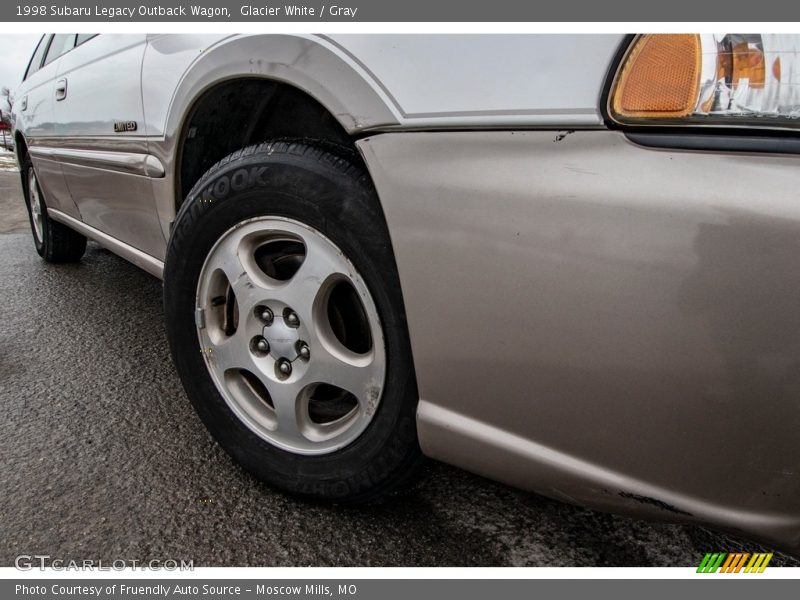 Glacier White / Gray 1998 Subaru Legacy Outback Wagon