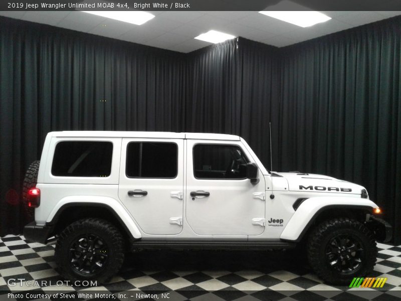 Bright White / Black 2019 Jeep Wrangler Unlimited MOAB 4x4