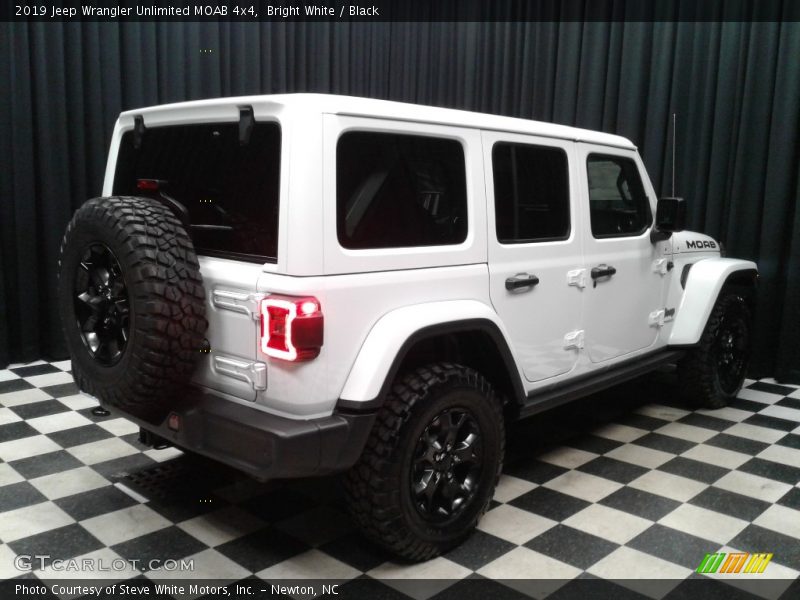 Bright White / Black 2019 Jeep Wrangler Unlimited MOAB 4x4