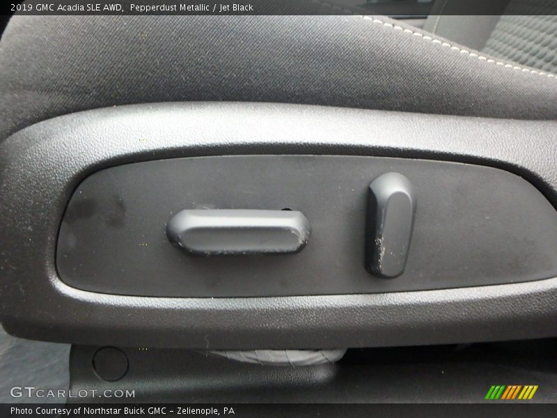 Pepperdust Metallic / Jet Black 2019 GMC Acadia SLE AWD