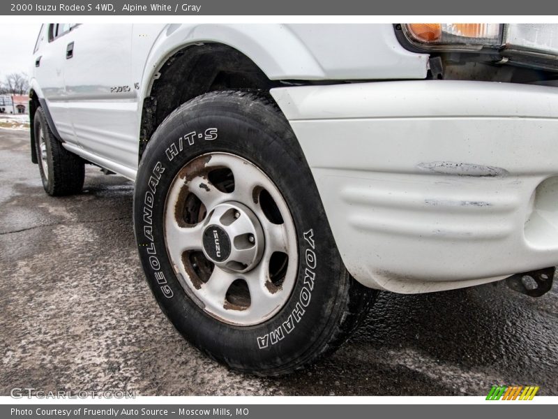 Alpine White / Gray 2000 Isuzu Rodeo S 4WD