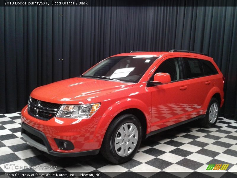 Front 3/4 View of 2018 Journey SXT