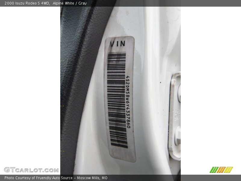Alpine White / Gray 2000 Isuzu Rodeo S 4WD