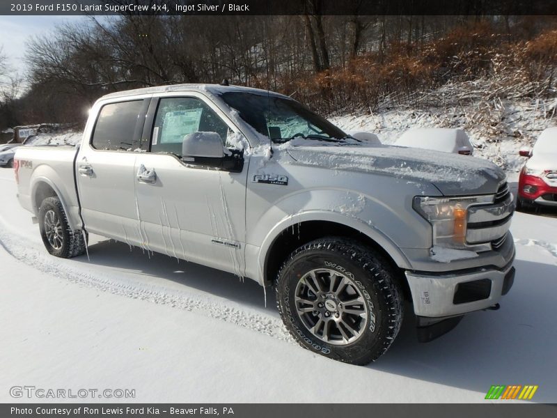 Front 3/4 View of 2019 F150 Lariat SuperCrew 4x4