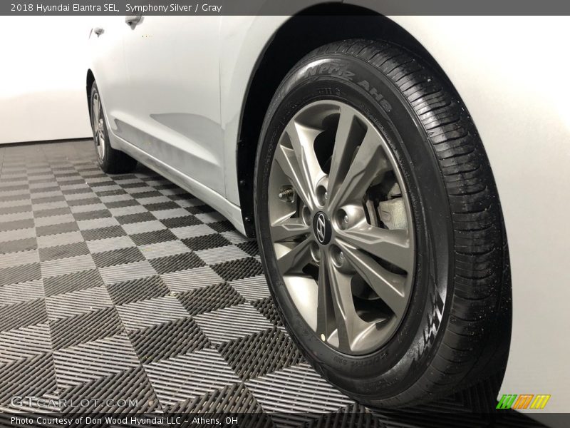 Symphony Silver / Gray 2018 Hyundai Elantra SEL