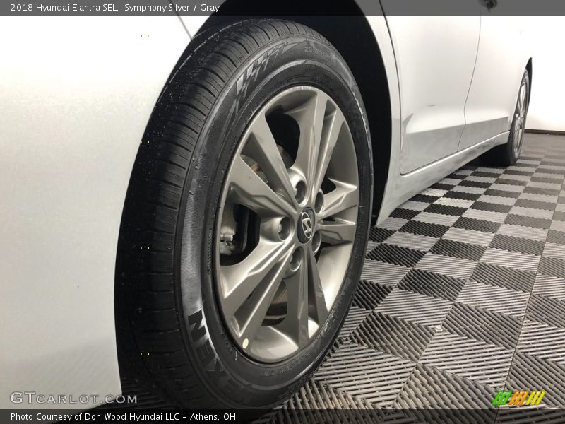 Symphony Silver / Gray 2018 Hyundai Elantra SEL