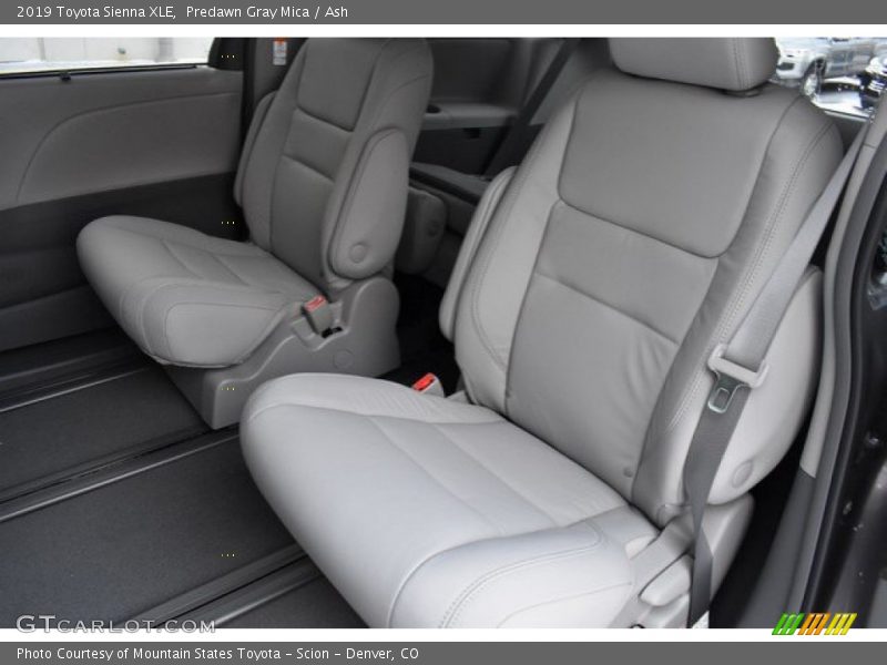 Predawn Gray Mica / Ash 2019 Toyota Sienna XLE