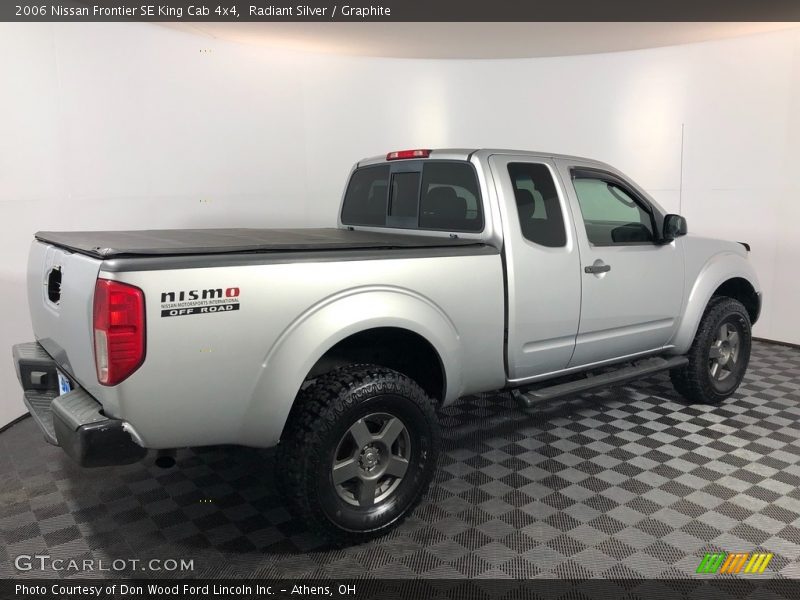 Radiant Silver / Graphite 2006 Nissan Frontier SE King Cab 4x4