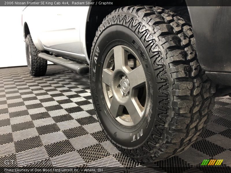 Radiant Silver / Graphite 2006 Nissan Frontier SE King Cab 4x4