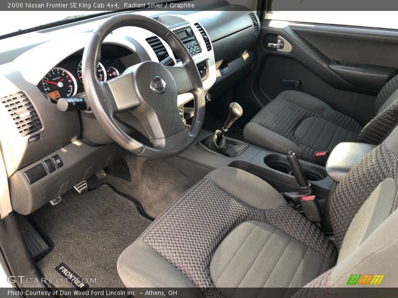 Radiant Silver / Graphite 2006 Nissan Frontier SE King Cab 4x4
