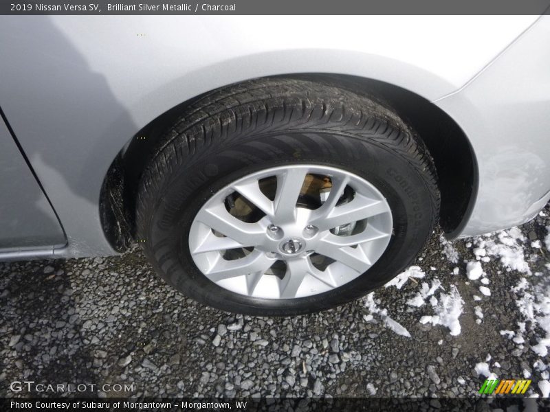 Brilliant Silver Metallic / Charcoal 2019 Nissan Versa SV