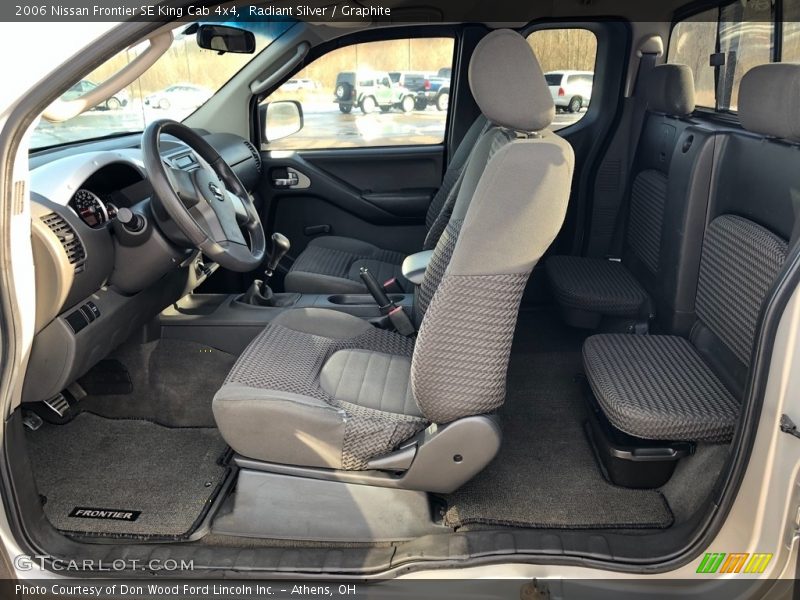 Radiant Silver / Graphite 2006 Nissan Frontier SE King Cab 4x4